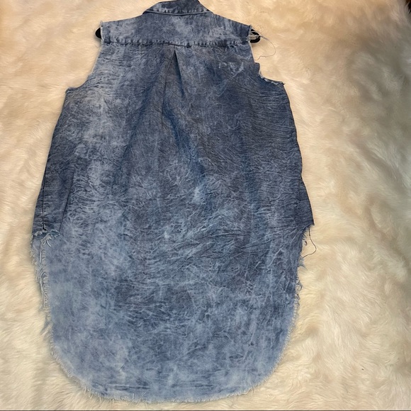 Thrive Sleeveless High Low Button Down Shirt - Picture 8 of 12